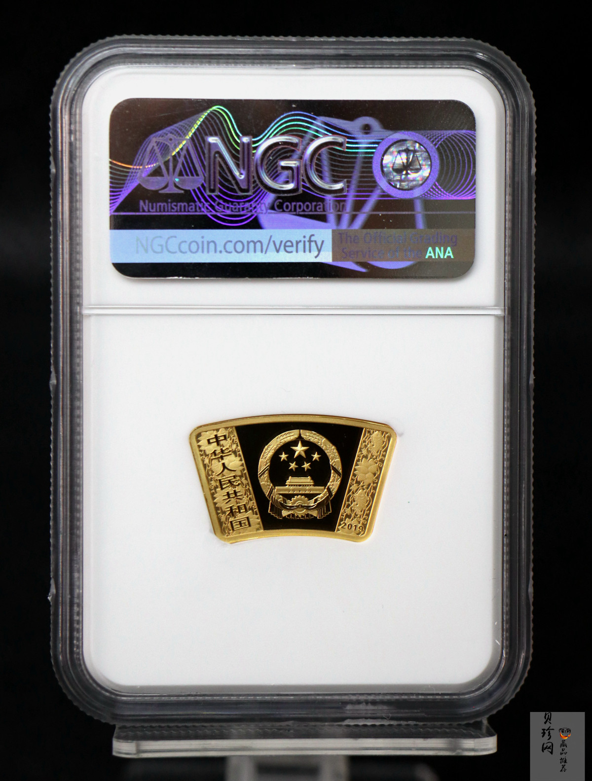 【191105】2019中国己亥（猪）年金银纪念币10克扇形金质纪念币