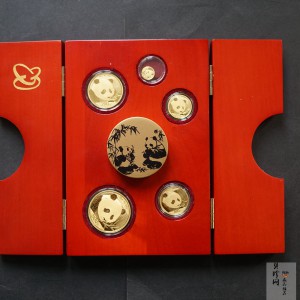 【189160】2018年熊猫普制金币五枚一套