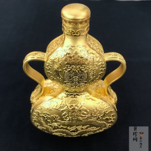 【009440】乾隆青花海水红彩龙纹八吉祥如意耳500克金葫芦瓶