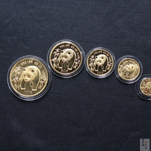 【869010】1986年熊猫普制金币五枚一套